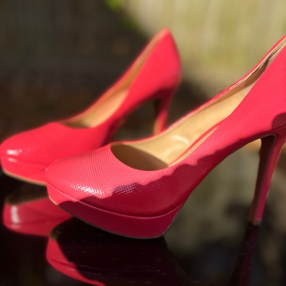 NWOT-Gianni Bini Red Textured Pointed Toe Heels – Size 9.5 - Picture 10 of 10